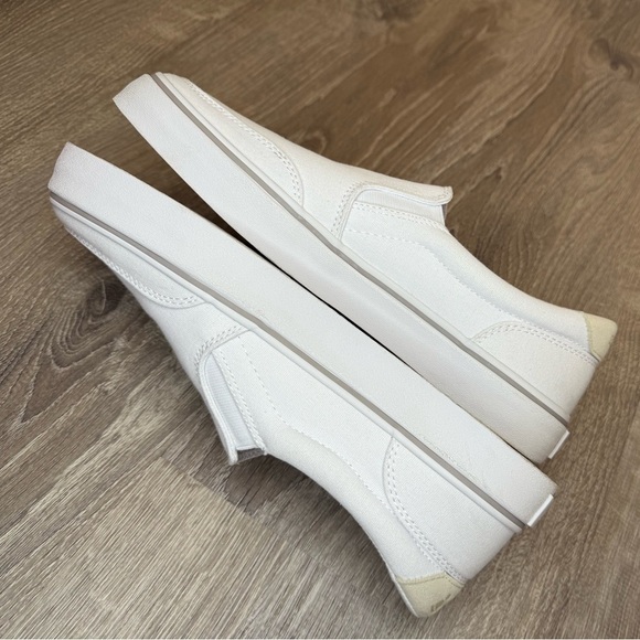 Splay Freestyle Slip On Sneaker M9.5/W11 White Casual Barefoot Minimalist Shoe main image 10